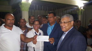 FOMISAR Y JUNTA DISTRITO ASFALTARAN CALLE EN LA PIEDRA