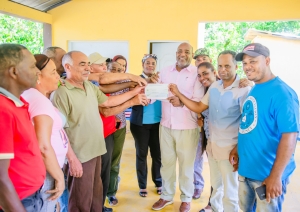 FOMISAR Impulsa el Desarrollo Comunitario con la Entrega de Fondos a las comunidades de Caballero y Comedero, S&aacute;nchez Ram&iacute;rez