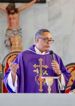 Rvdo. P LUIS HUASCAR TAVERAS   - Iglesia Cat&oacute;lica