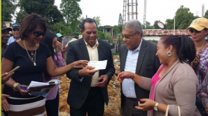 CON FONDOS MINEROS ALCALDIA DE VILLA LA MATA CONSTRUYE FUNERARIA