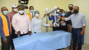 FOMISAR DONA AL CENTRO DE SALUD CLUB DE LEONES COTU&Iacute; MICROSCOPIO QUIR&Uacute;RGICO OFT&Aacute;LMICO