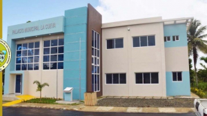 LA CUEVA INAUGURA IMPONENTE PALACIO MUNICIPAL